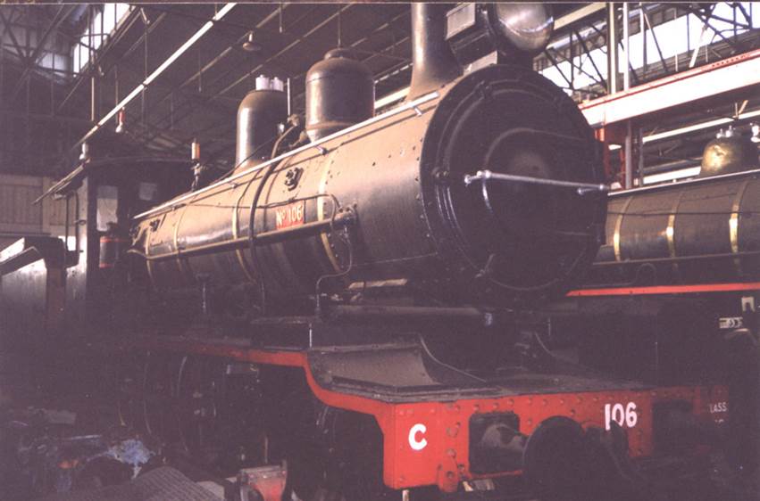 A close-up of a train

Description automatically generated with medium confidence